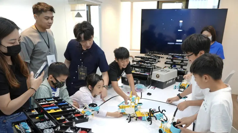 科技專注 × 樂高機器人 Ai 體驗坊|玩中學,讓專注力變得超有趣