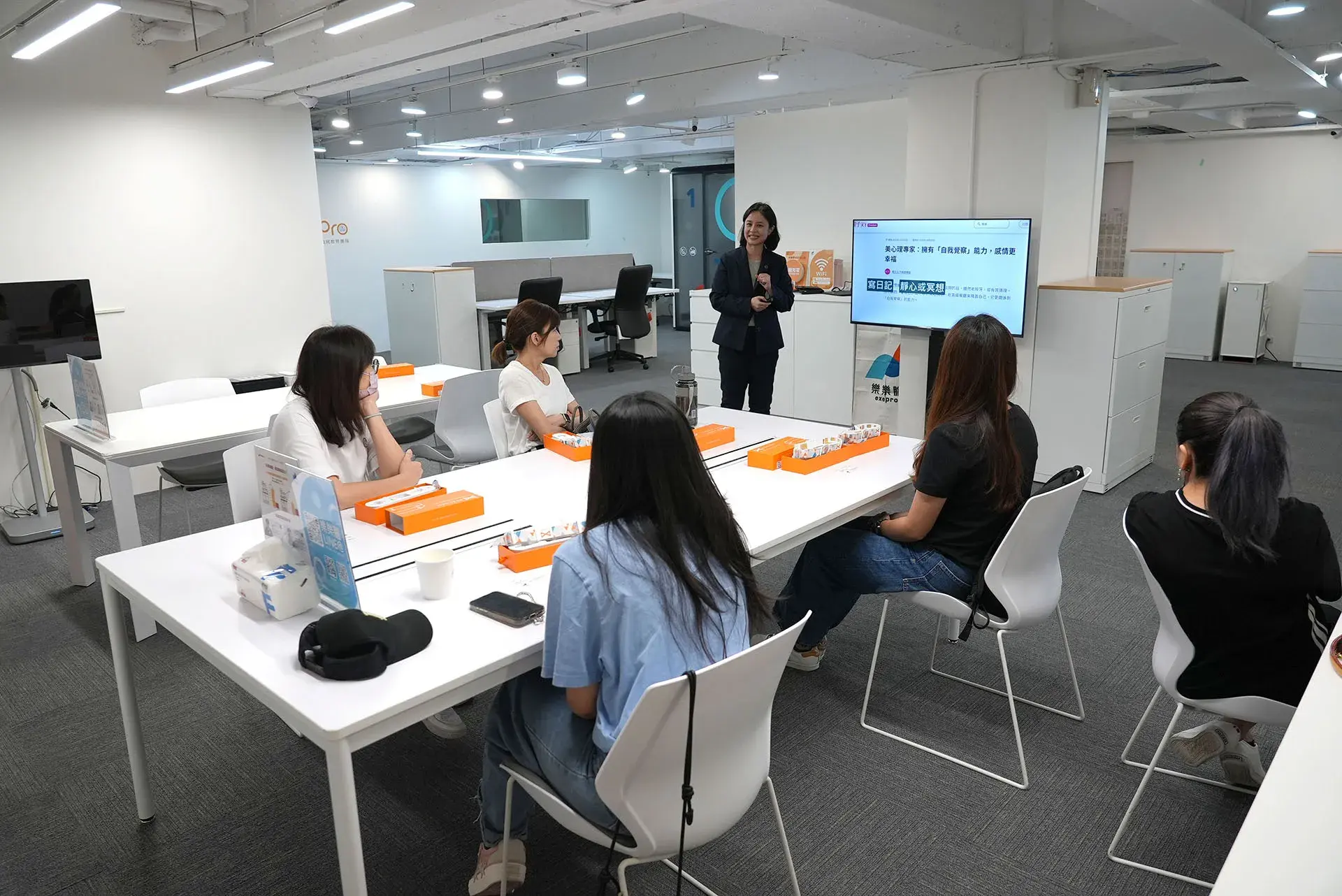 企業專屬講座與團體課程